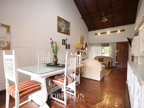 Venta de Casa 3 amb con jardin quincho piscina y cochera Barrio Marina Villa Luzuriaga