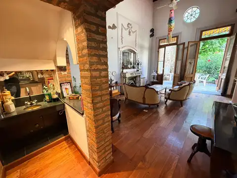 Casa 7 ambientes con 3 baños