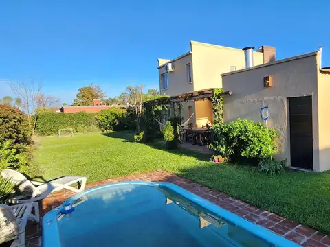 Casa 5 ambientes con 3 baños