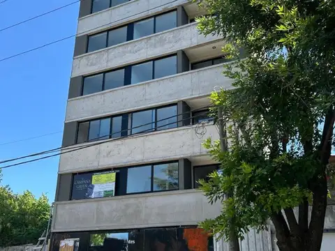 Peron 783 , Piso 1