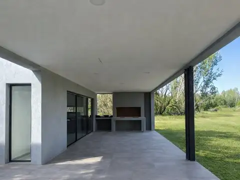 Casa en Venta en Colonia las Rosas, USD 180.000