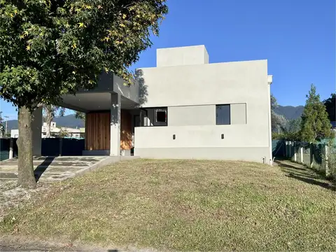 Casa en Barrio Privado Alto de Manantiales, Yerba Buena