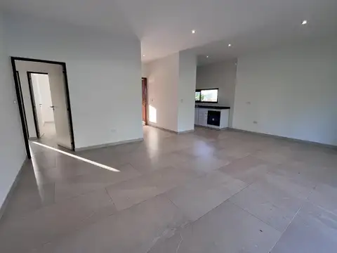 Casa 5 ambientes con 2 baños