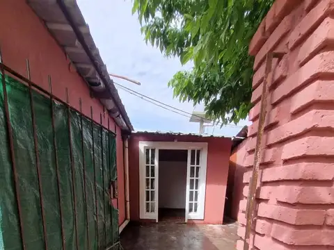 VENTA 2 CASAS DE 3 AMBIENTES MAS LOCAL - MARIANO ACOSTA , MERLO