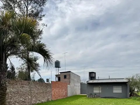 Casa y Local a la calle – Lobos