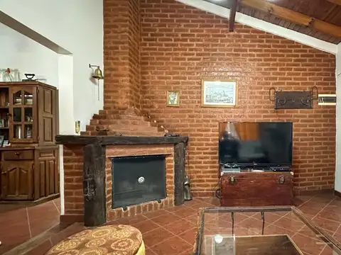 Casa 5 ambientes con 2 baños
