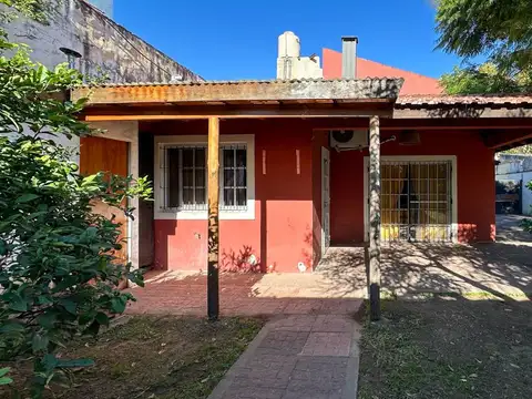 Av. Pte. J. D. Peron al 2100