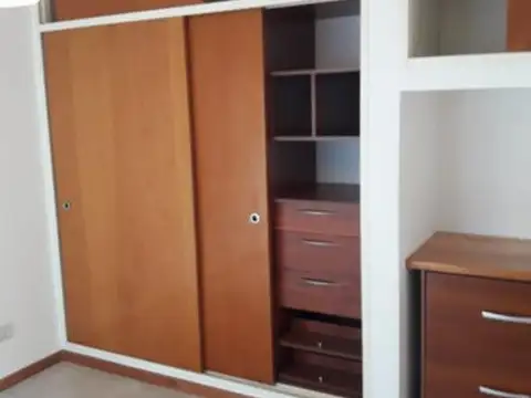 Depto Tipo Casa en Alquiler de 1 dormitorio