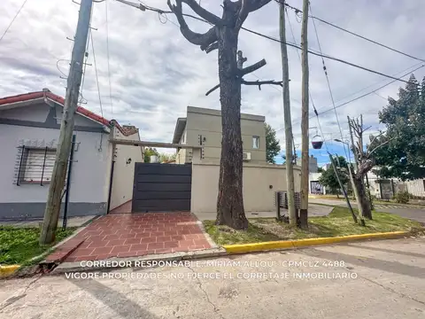Casa 5 ambientes con 2 baños