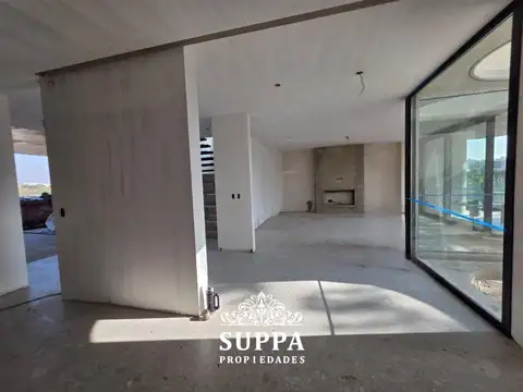 Casa 6 ambientes con 3 baños