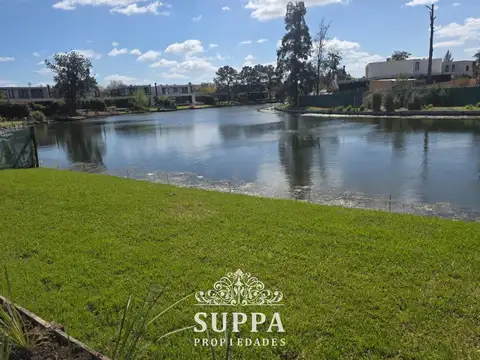 Casa en Venta en Laguna Grande, USD 890.000