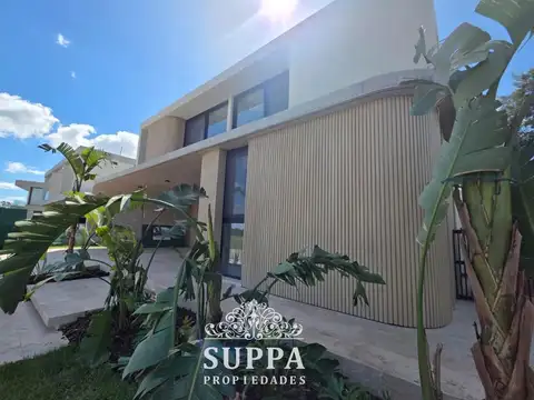 Casa 6 ambientes con 3 baños
