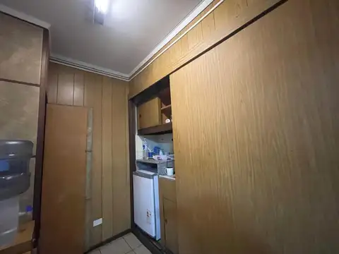 Dr. Luis Beláustegui al 700
