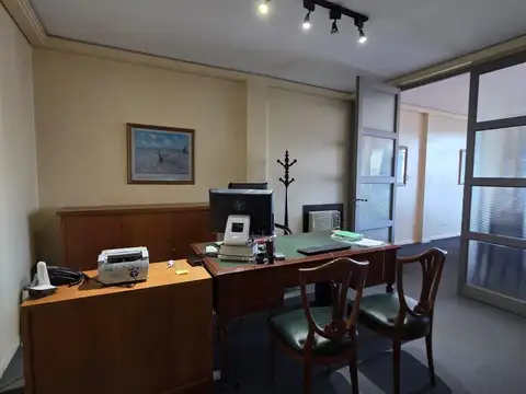 Oficina en Venta 60 años