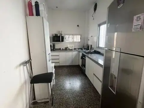 Casa 7 ambientes con 3 baños