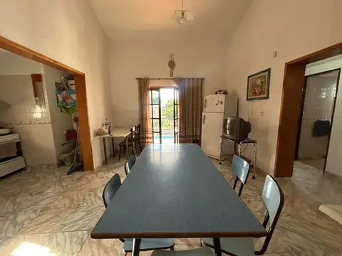 Casa 5 ambientes con 3 baños