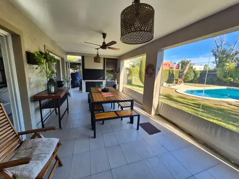 Casa en Venta con 6 cocheras