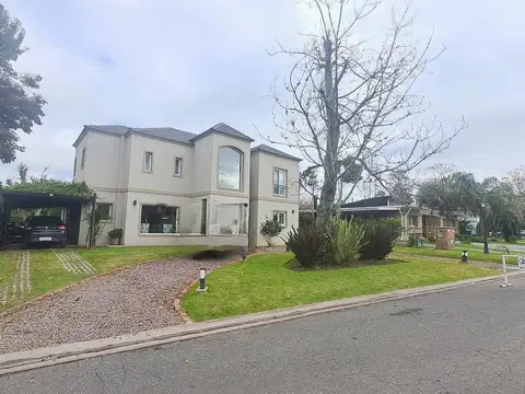 Casa en Venta en Loma Verde, USD 330.000