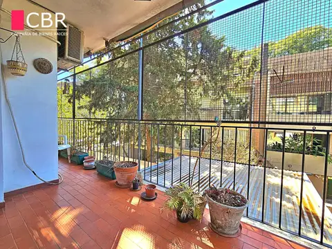 Excelente Semipiso 5 Amb. a metros del CASI - Cochera - Muy Luminoso!