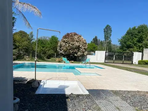 Casa 5 ambientes con 2 baños