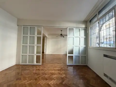 Increible 3 ambientes reciclado de categoria destintado para uso profesional en Recoleta.