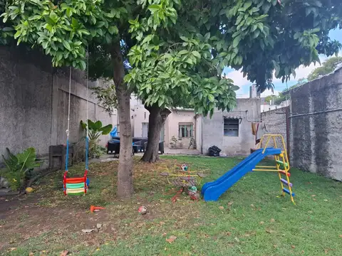 VENTA CASA 3 AMBIENTES COCHERA VARELA