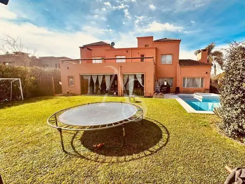 Casa en Alquiler Temporal en Bella Vista, USD 2.400