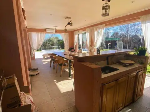 Casa en Alquiler Temporal con 4 cocheras