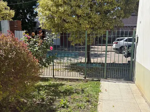 Casa en Venta en La Plata [Cod: 083984]