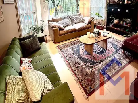 Casa en Venta con 2 cocheras