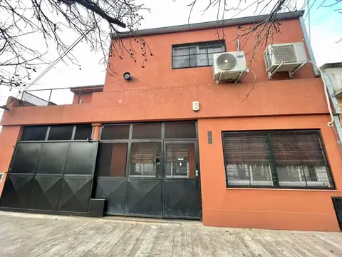 Ituzaingó Norte, CASA AMERICANA EN 2 PLANTAS 5 AMB