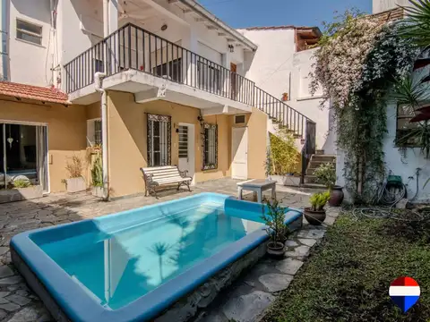 VENTA OLIVOS 2 CASAS C/ PILETA, GARAJE + LOCAL