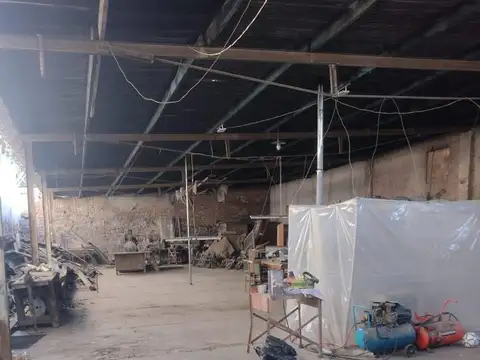 GRAN OPORTUNIDAD VENTA DE TERRENO/GALPON EN CIUDAD