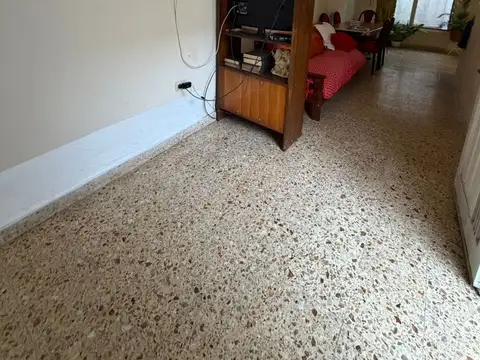 Depto Tipo Casa en Venta 35 años