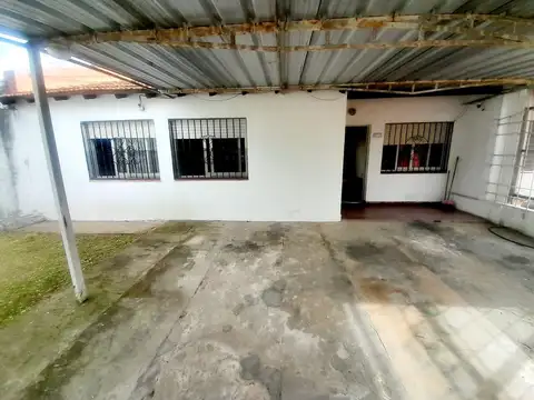 Casa 4 ambientes con 1 baño