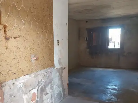 Casa 3 ambientes con 1 baño