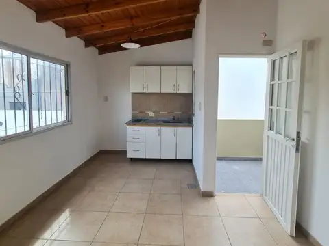 Depto Tipo Casa en Alquiler de 2 ambientes
