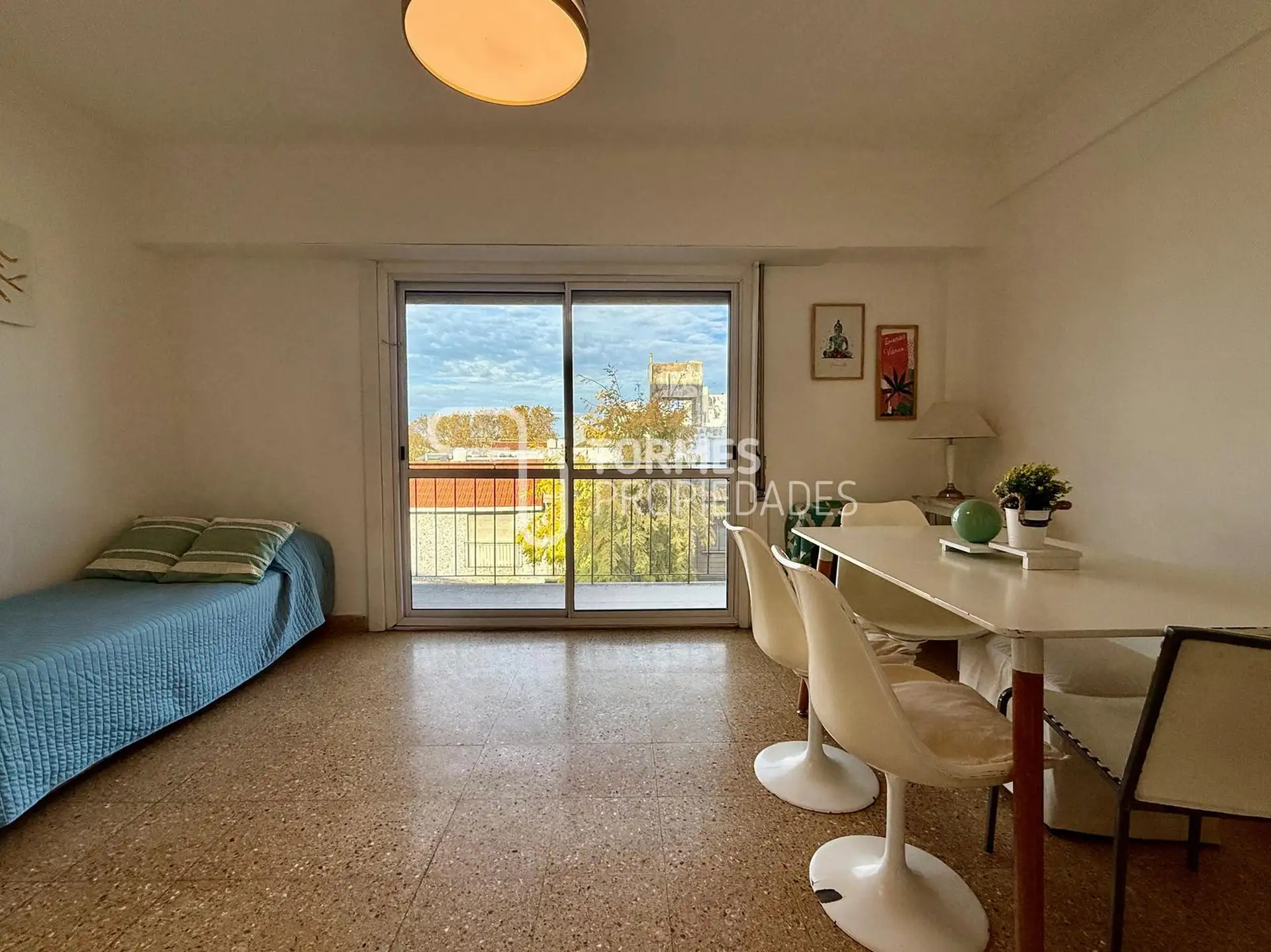 Depto 2 amb, 42m² con balcón saliente — San Juan
