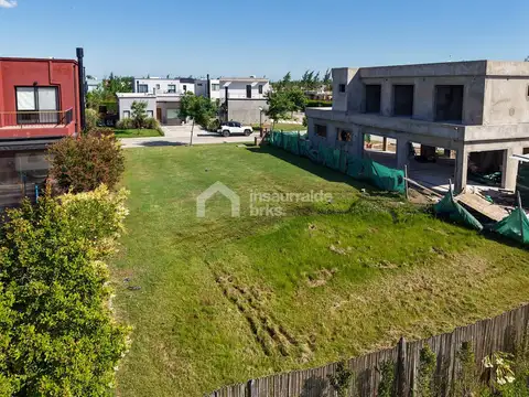 SE VENDE LOTE EN BARRIO NÁUTICO VILA MARINA 1 CON AMARRA 