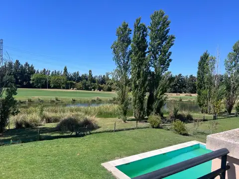 Casa 7 ambientes con 4 baños