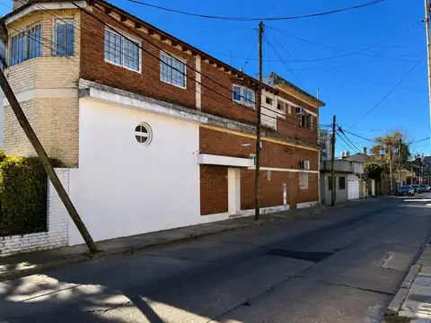 Local en Venta en Villa Sarmiento, USD 455.000