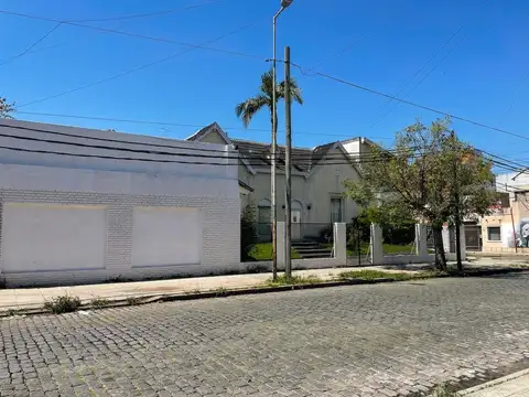 Local en Venta en Villa Sarmiento, USD 455.000