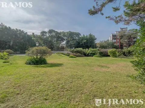 Departamento en Venta con 3 cocheras