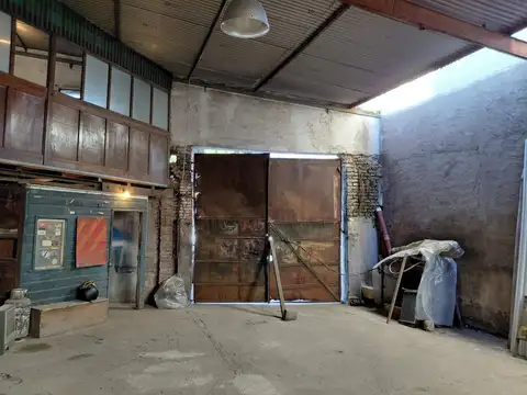 Terreno/Galpón en venta s/Av. Mitre. IDEAL EMPRENDIMIENTO.