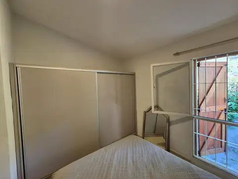VENTA CASA 2D IMPEC CALLE PARAGUAY RIO CEBALLOS