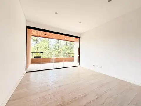 Departamento en Alquiler con 1 cocheras