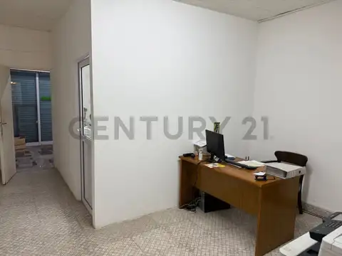 Local en Venta en Luis Guillon, USD 135.000