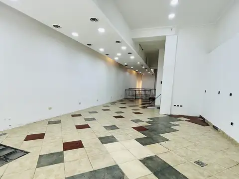 Local en Alquiler Via Púb.