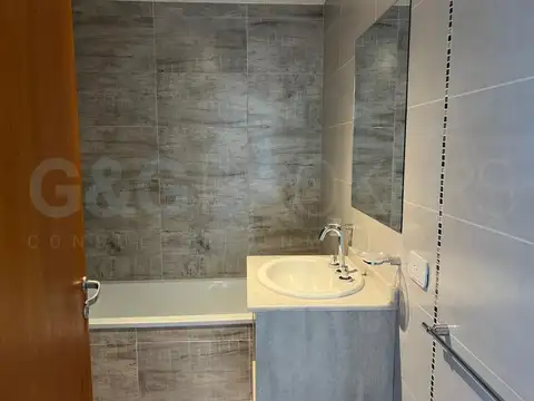 Oficina en Alquiler en Ituzaingo Sur, USD 380