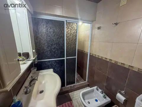 Casa de 3 dormitorios con amplio terreno y gran jardín en San Antonio